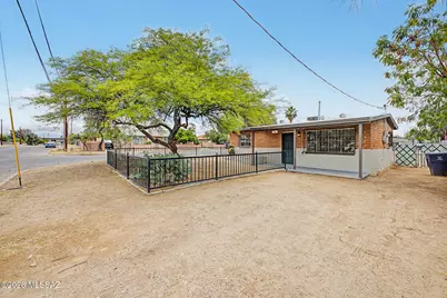 246 E President Street, Tucson, AZ 85714 - Photo 17