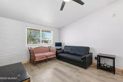 7390 N Dickinson Place, Tucson, AZ 85741 - Photo 9