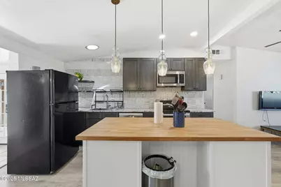7390 N Dickinson Place, Tucson, AZ 85741 - Photo 11
