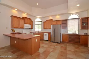 5784 W Treasure Point Pl, Tucson, AZ 85713 - Photo 11