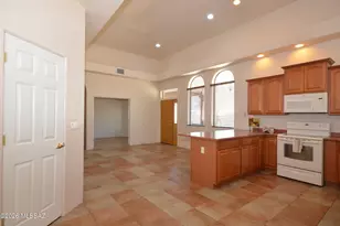 5784 W Treasure Point Pl, Tucson, AZ 85713 - Photo 9