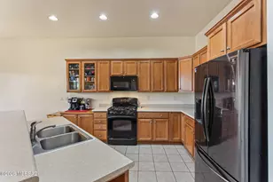 6592 W Sydney Ct, Tucson, AZ 85757 - Photo 5