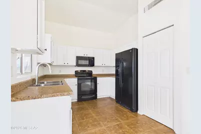 8900 E Alderpoint Way, Tucson, AZ 85730 - Photo 9