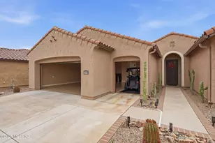 2568 E Arica Way, Green Valley, AZ 85614 - Photo 3