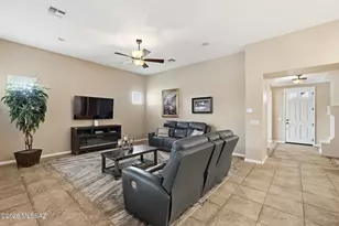 2568 E Arica Way, Green Valley, AZ 85614 - Photo 7