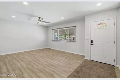 8677 E 24th Street, Tucson, AZ 85710 - Photo 7