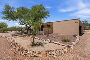 3735 N Gunnison Dr, Tucson, AZ 85749 - Photo 9