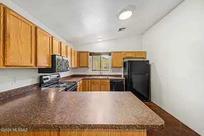 409 E Geronimo Bluff Loop, Tucson, AZ 85705 - Photo 11
