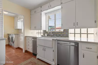 225 N Sierra Vista Drive, Tucson, AZ 85719 - Photo 7