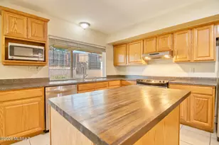 9022 E Rosewood St, Tucson, AZ 85710 - Photo 13