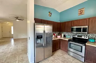 1679 W Sauvignon Dr, Tucson, AZ 85746 - Photo 3