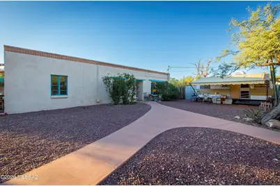 3825 N Tyndall Avenue, Tucson, AZ 85719 - Photo 1