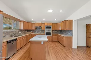 6860 N Taylor Ln, Tucson, AZ 85743 - Photo 9