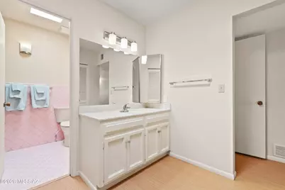 10136 N Valle Del Oro Drive, Tucson, AZ 85737 - Photo 27