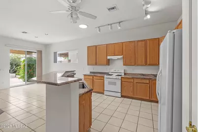 84 N Desert Stream Drive, Tucson, AZ 85745 - Photo 7