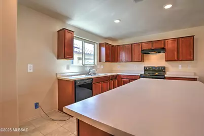 4530 S Sunrise Bluff Way, Tucson, AZ 85730 - Photo 5
