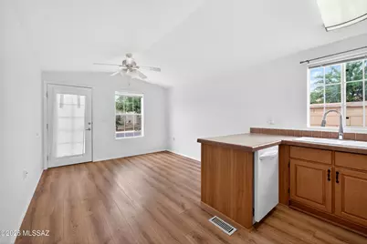 1319 W Vuelta Las Campanas, Sahuarita, AZ 85629 - Photo 7