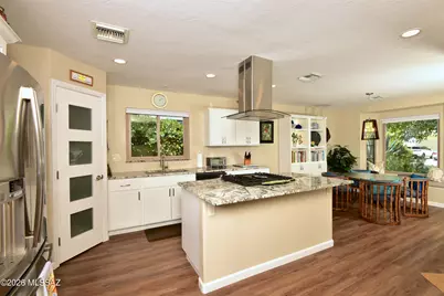 1138 W Masters Circle W, Tucson, AZ 85737 - Photo 15