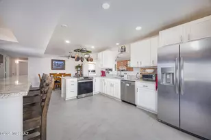 370 E Silverwood Ln, Benson, AZ 85602 - Photo 7