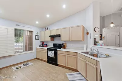 1235 S Star Shadow Drive, Tucson, AZ 85713 - Photo 11