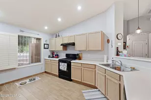 1235 S Star Shadow Dr, Tucson, AZ 85713 - Photo 11