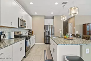 12163 W Charismatic Dr, Marana, AZ 85653 - Photo 9