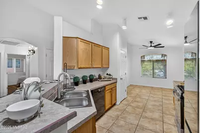 9685 E Belasco Loop, Tucson, AZ 85748 - Photo 9