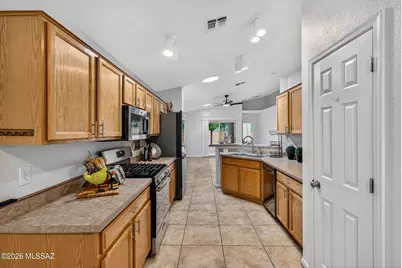 9685 E Belasco Loop, Tucson, AZ 85748 - Photo 11