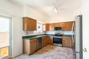 246 S Clubhouse Ln, Sierra Vista, AZ 85635 - Photo 5