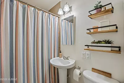 806 E Joan Place, Tucson, AZ 85719 - Photo 17