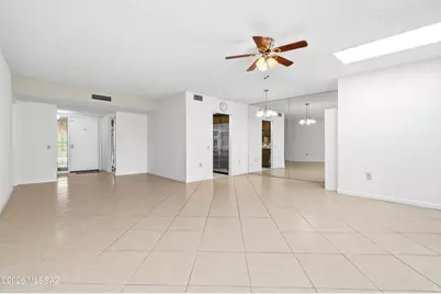 201 N Calle Del Lago, Green Valley, AZ 85614 - Photo 11