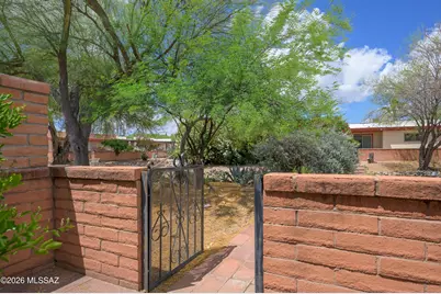 201 N Calle Del Lago, Green Valley, AZ 85614 - Photo 33
