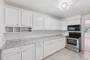 924 N Venice Ave, Tucson, AZ 85711 - Photo 9