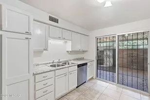 924 N Venice Ave, Tucson, AZ 85711 - Photo 11