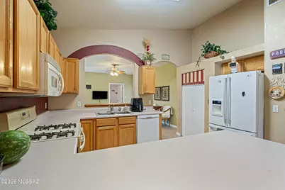 8976 E Orchid Vine Drive, Tucson, AZ 85747 - Photo 9