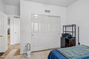 2469 N Ironwood Ridge Dr, Tucson, AZ 85745 - Photo 15