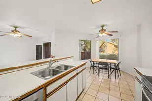 1689 W Wood Bridge Ct, Tucson, AZ 85746 - Photo 9