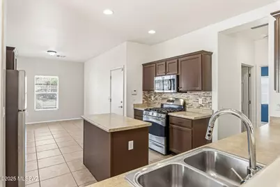 539 W Calle Sombra Linda, Sahuarita, AZ 85629 - Photo 7