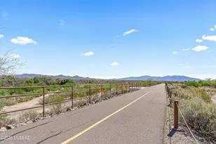 7541 W Wandering Coyote Dr, Tucson, AZ 85743 - Photo 35