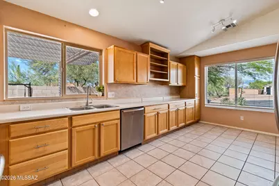 9271 N Crystal Moon Court, Tucson, AZ 85743 - Photo 11