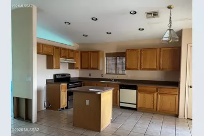 8059 N Surprise Drive, Tucson, AZ 85743 - Photo 3