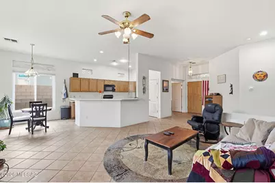 333 W Continental Vista Place, Green Valley, AZ 85614 - Photo 7