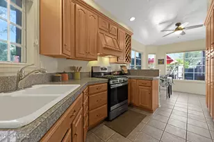 6352 N Skyline Ct, Tucson, AZ 85718 - Photo 9