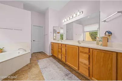 2329 W Calle Balaustre, Green Valley, AZ 85622 - Photo 19