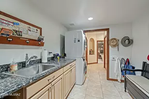 3892 N Mountain Cove Dr, Tucson, AZ 85750 - Photo 37