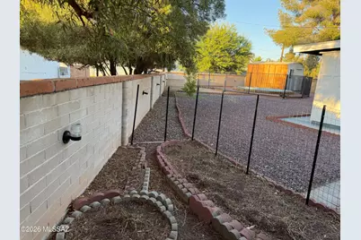 8175 E 20th Street, Tucson, AZ 85710 - Photo 27