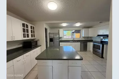 8175 E 20th Street, Tucson, AZ 85710 - Photo 3