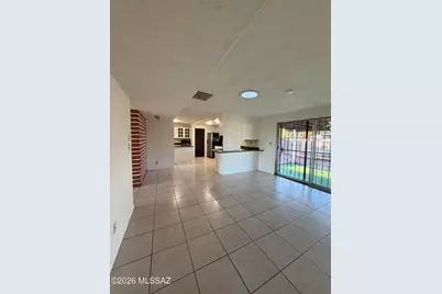 8175 E 20th Street, Tucson, AZ 85710 - Photo 9