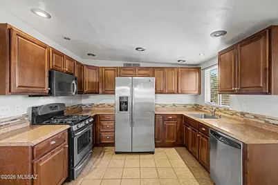 7640 E 27th Street, Tucson, AZ 85710 - Photo 3