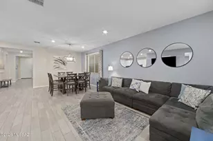 7956 S Silver Lillie Way, Tucson, AZ 85747 - Photo 17